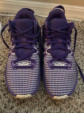 Nike LeBron witness 7